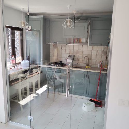 DUCA GLASS – Decorațiuni din Sticlă pentru amenajările apartamentelor prin ATRIAvantaj